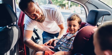 Kind in autostoeltje