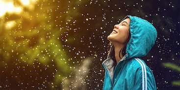 Vrouw in regen