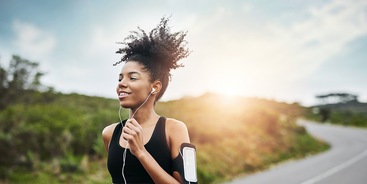 Vrouw aan het sporten